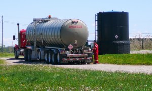 Five axle trailer at a producer's loading site