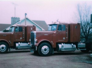 Two new Freightliner tractors. (April 1984)
